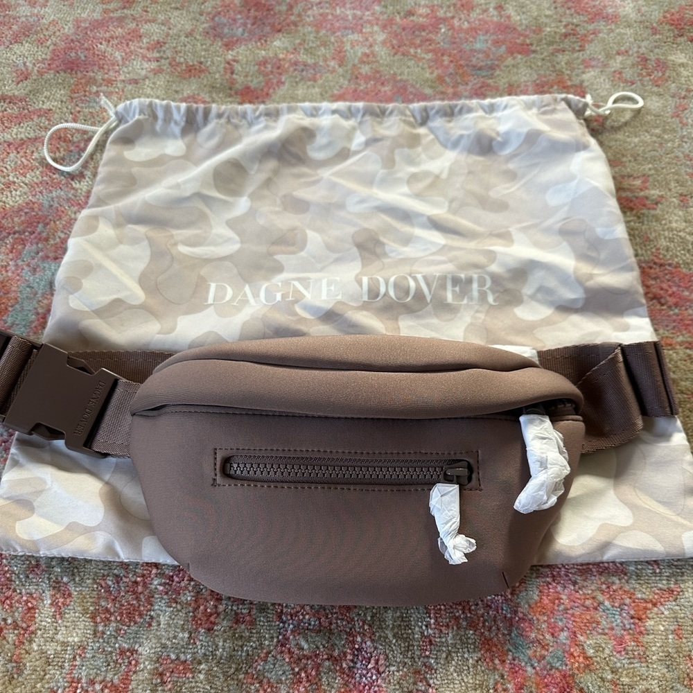 Dagne Dover hip pack in Dune